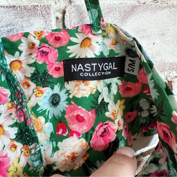 Nasty Gal triangle handkerchief green floral tank small / medium - Picture 4 of 6